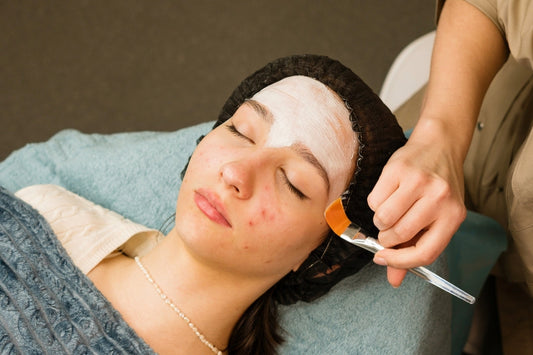 La exfoliación enzimática: ¿El secreto para una piel luminosa sin irritación?