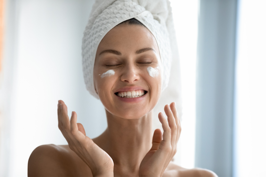 ¿Por qué el orden de los productos en tu rutina facial afecta los resultados?