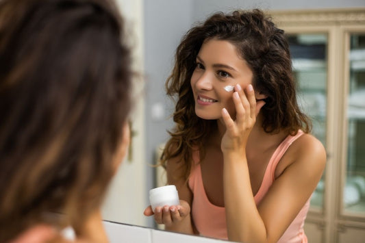 ¿Por qué el orden de los productos en tu rutina facial afecta los resultados? ¡Te lo explicamos!